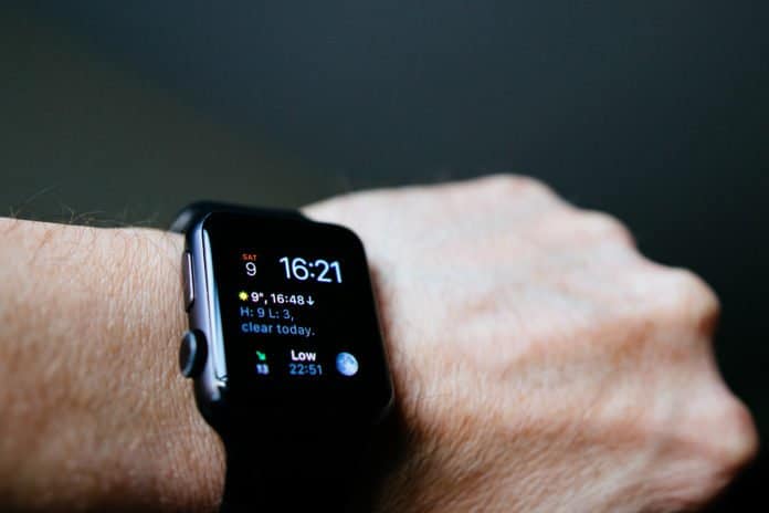 apple watch smelly wrist